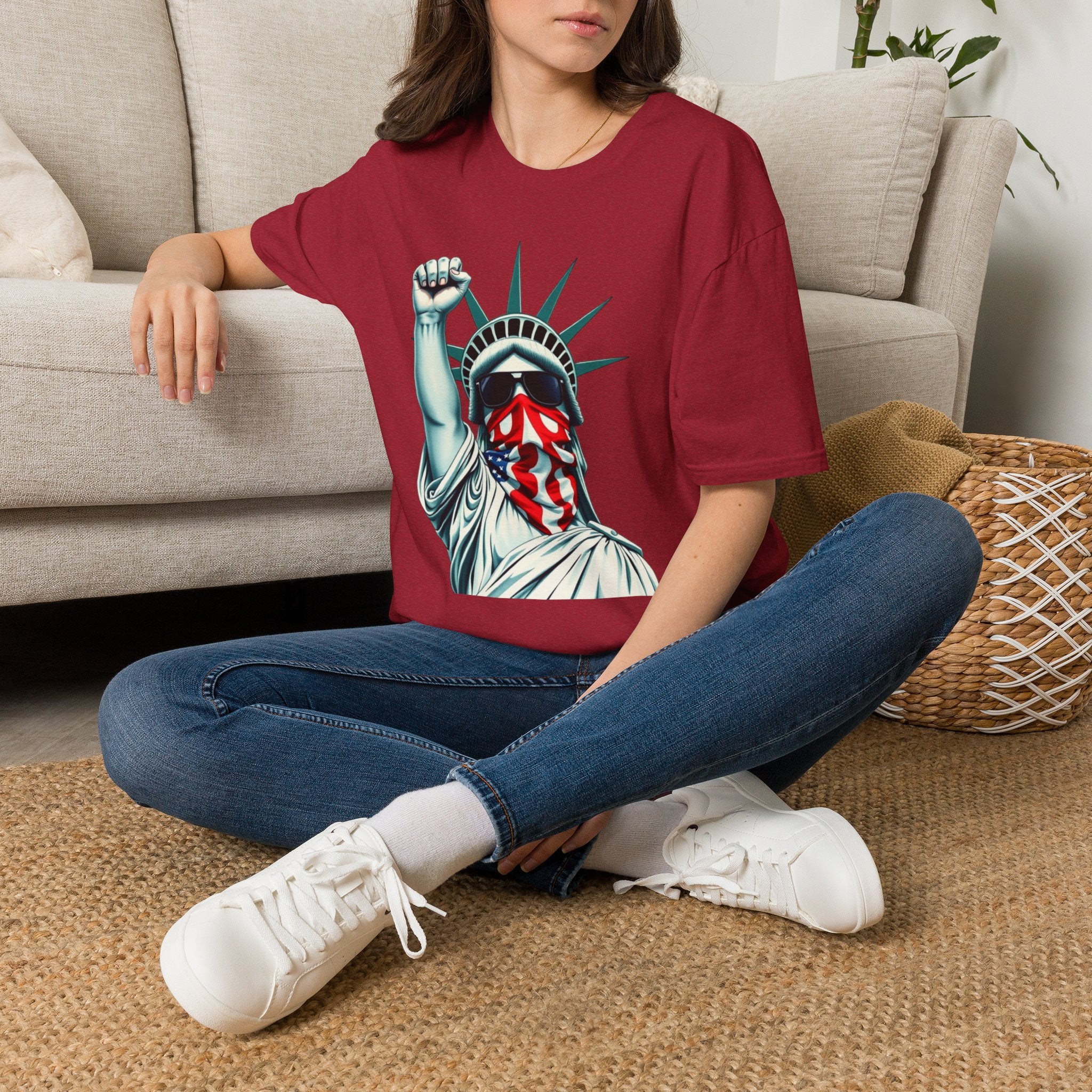 Resist - Patriotic Statue of Liberty T-Shirt - Unisex Softstyle Tee