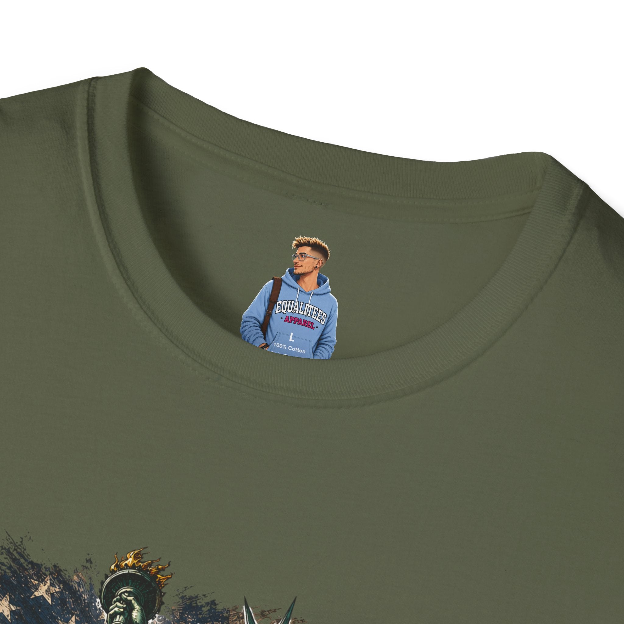 Patriots Don’t Stand For This T-Shirt — Statue of Liberty & Distressed Flag Graphic