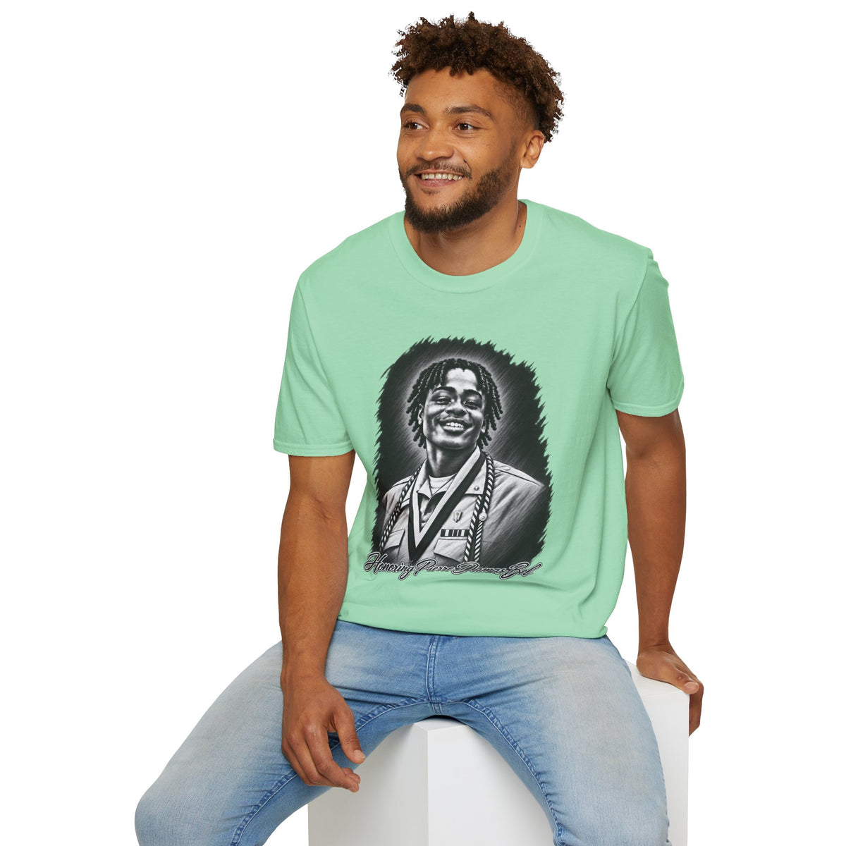 Smiling Portrait Front - In Memory of Pierre Damas Bel T-Shirt
