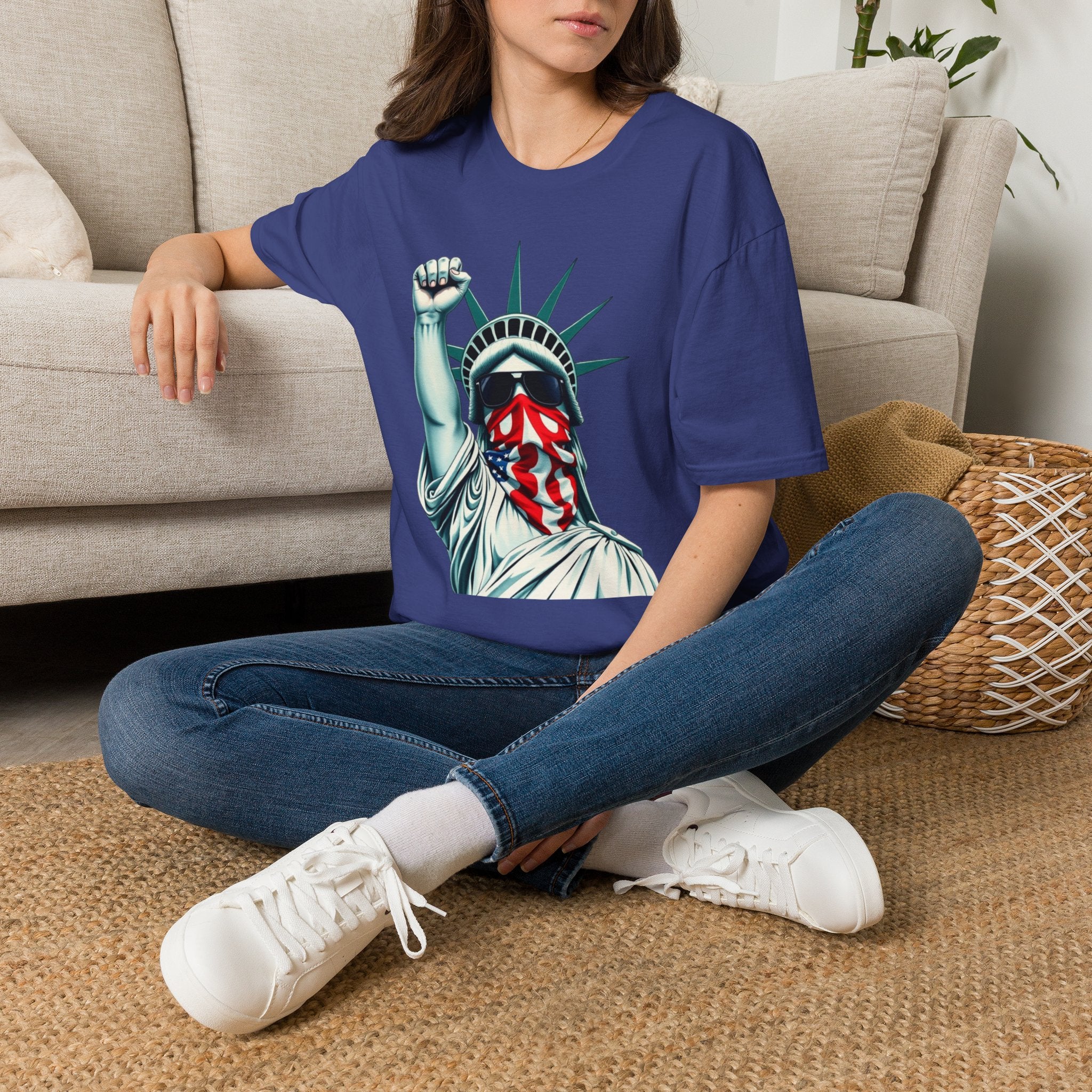 Resist - Patriotic Statue of Liberty T-Shirt - Unisex Softstyle Tee