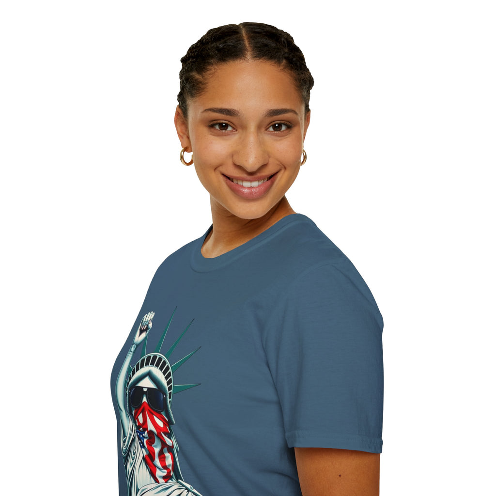 Resist - Patriotic Statue of Liberty T-Shirt - Unisex Softstyle Tee