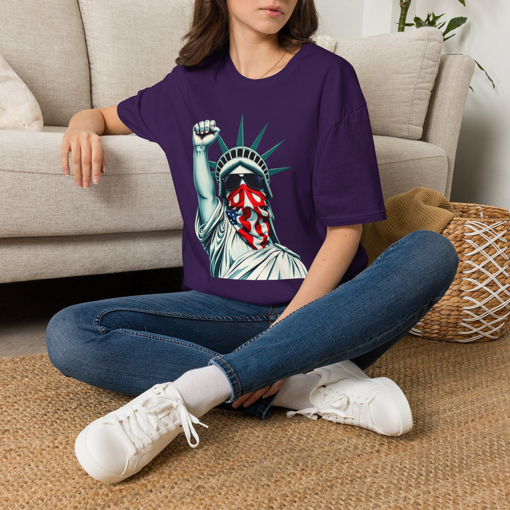 Resist - Patriotic Statue of Liberty T-Shirt - Unisex Softstyle Tee