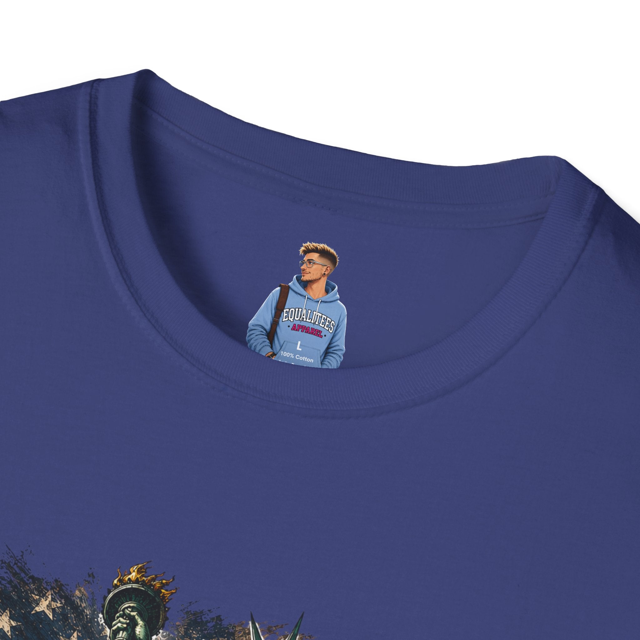 Patriots Don’t Stand For This T-Shirt — Statue of Liberty & Distressed Flag Graphic
